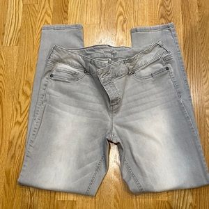 Maurices Light gray jeggings